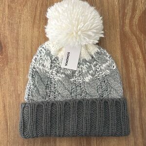 Women’s Gray Cable Knit Cuffed Pom Beanie